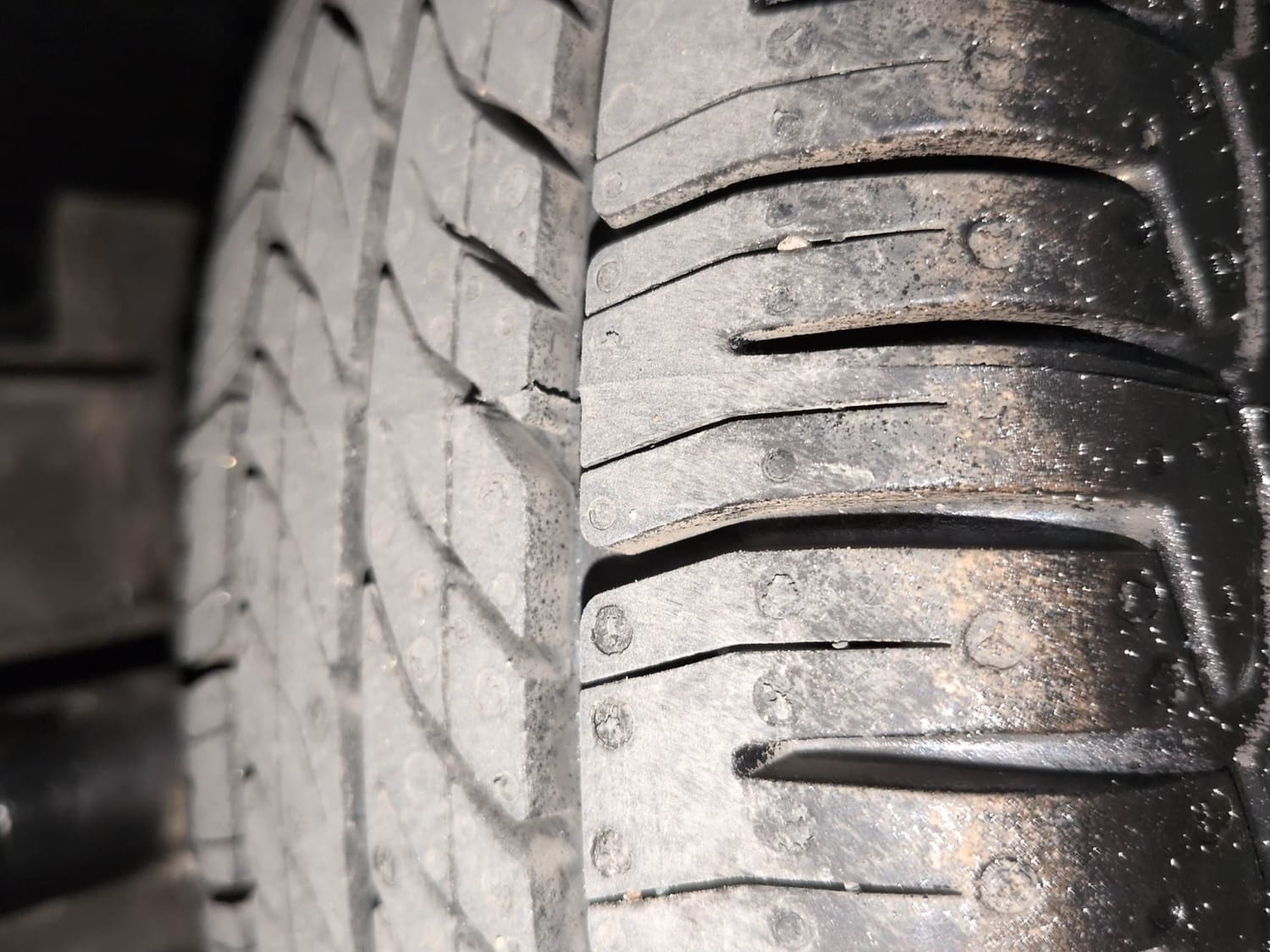Used 2016 Renault Kwid RXT Petrol Manual tyres RIGHT FRONT TYRE TREAD VIEW