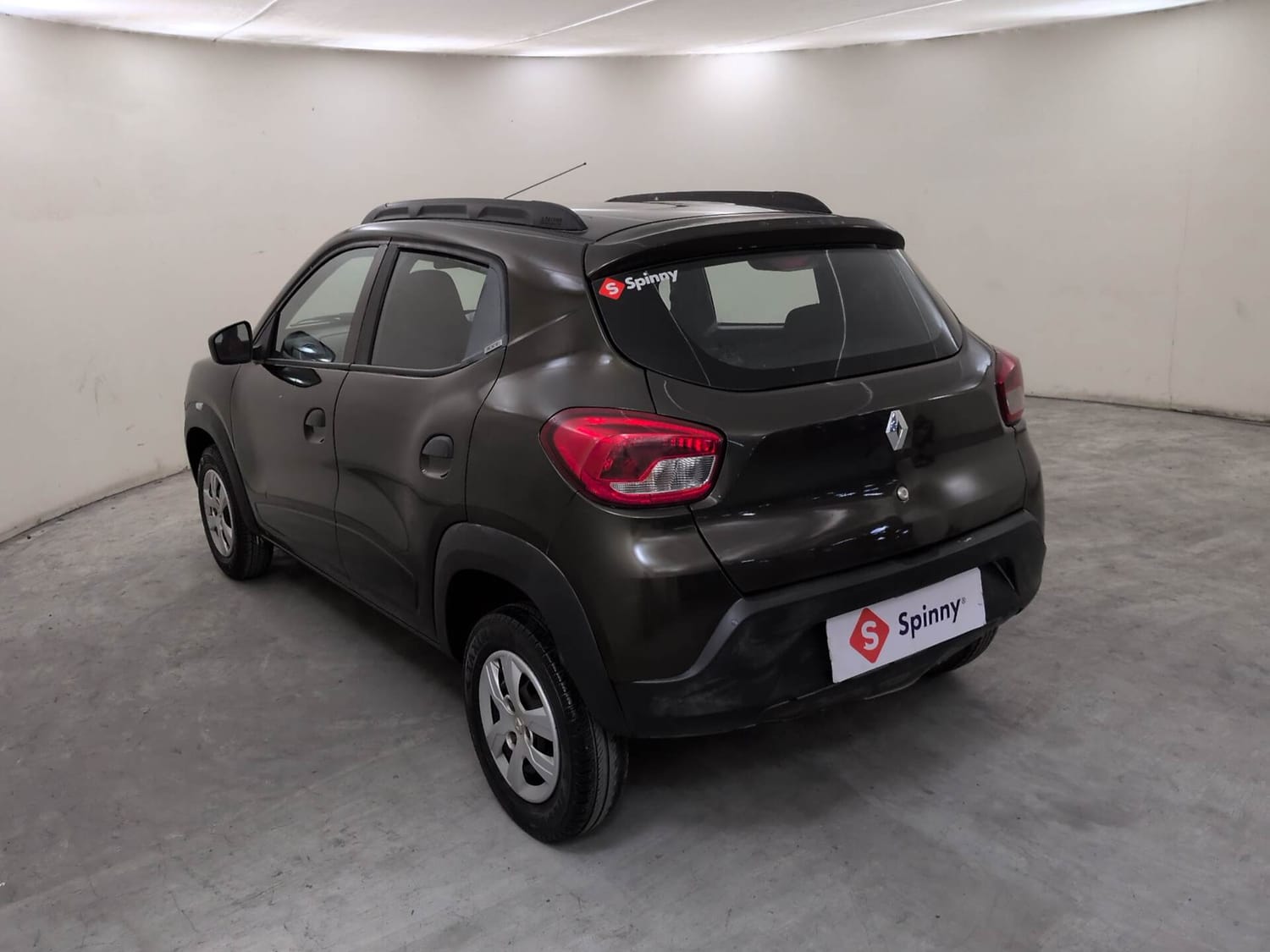 Used 2016 Renault Kwid RXT Petrol Manual exterior LEFT REAR CORNER VIEW