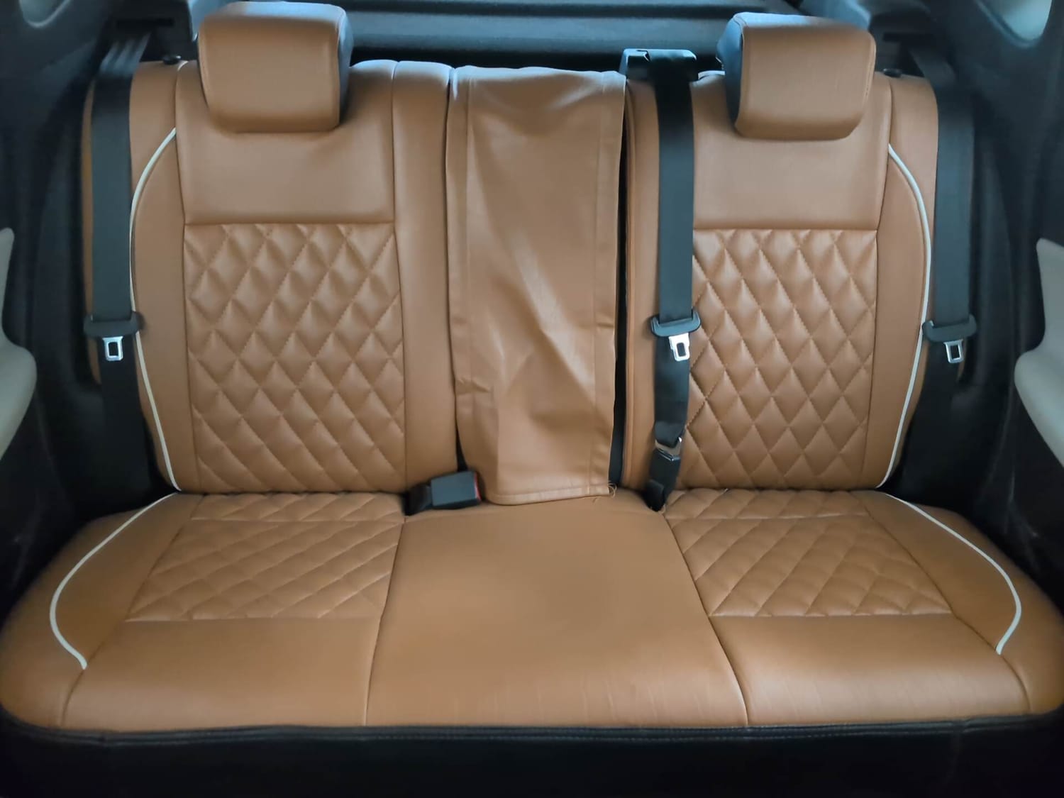Used 2025 Nissan Magnite Tekna HRAO 1.0 Turbo Petrol MT Petrol Manual interior REAR SEAT CONDITION VIEW