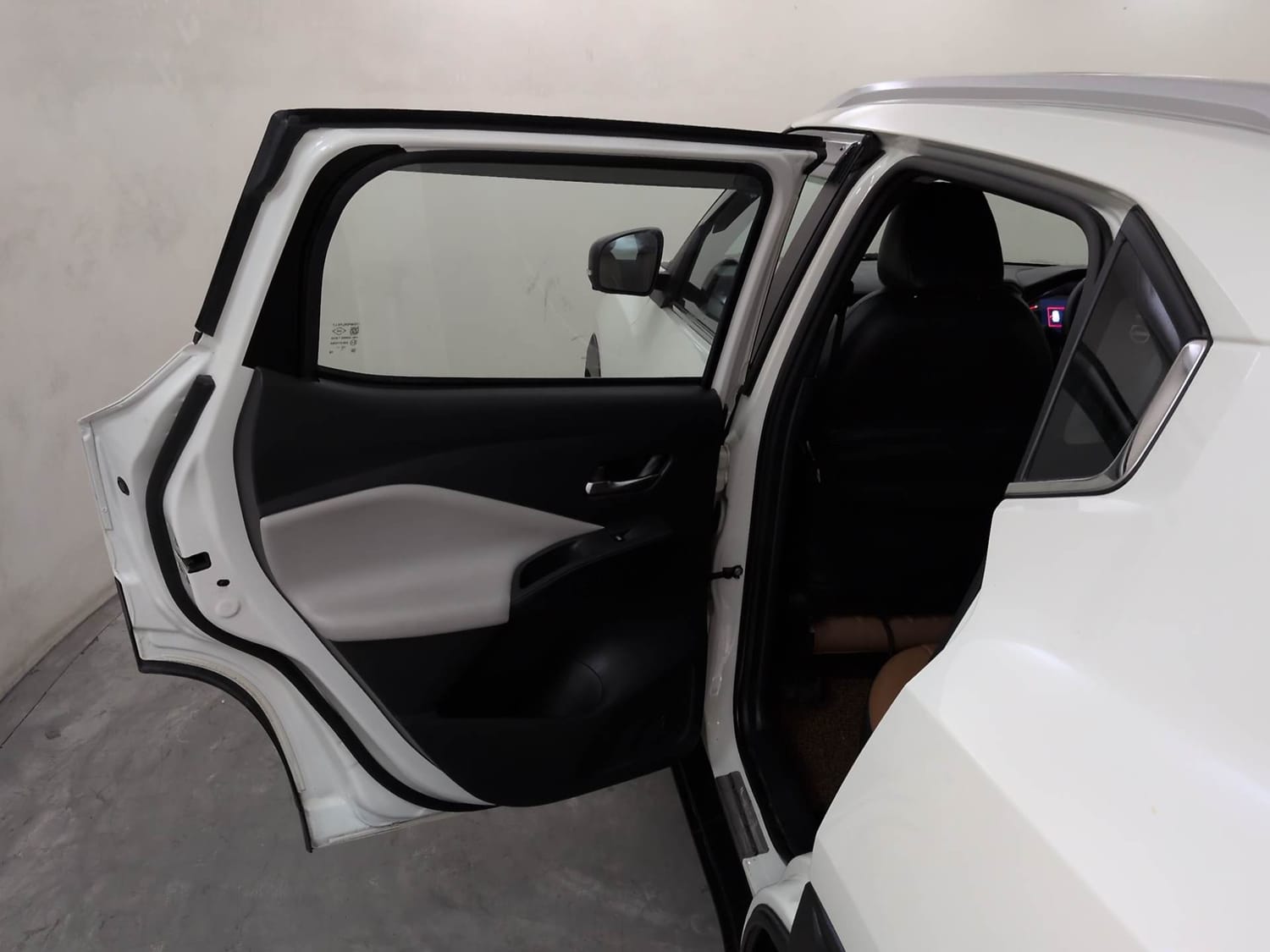 Used 2025 Nissan Magnite Tekna HRAO 1.0 Turbo Petrol MT Petrol Manual interior LEFT REAR DOOR OPEN VIEW