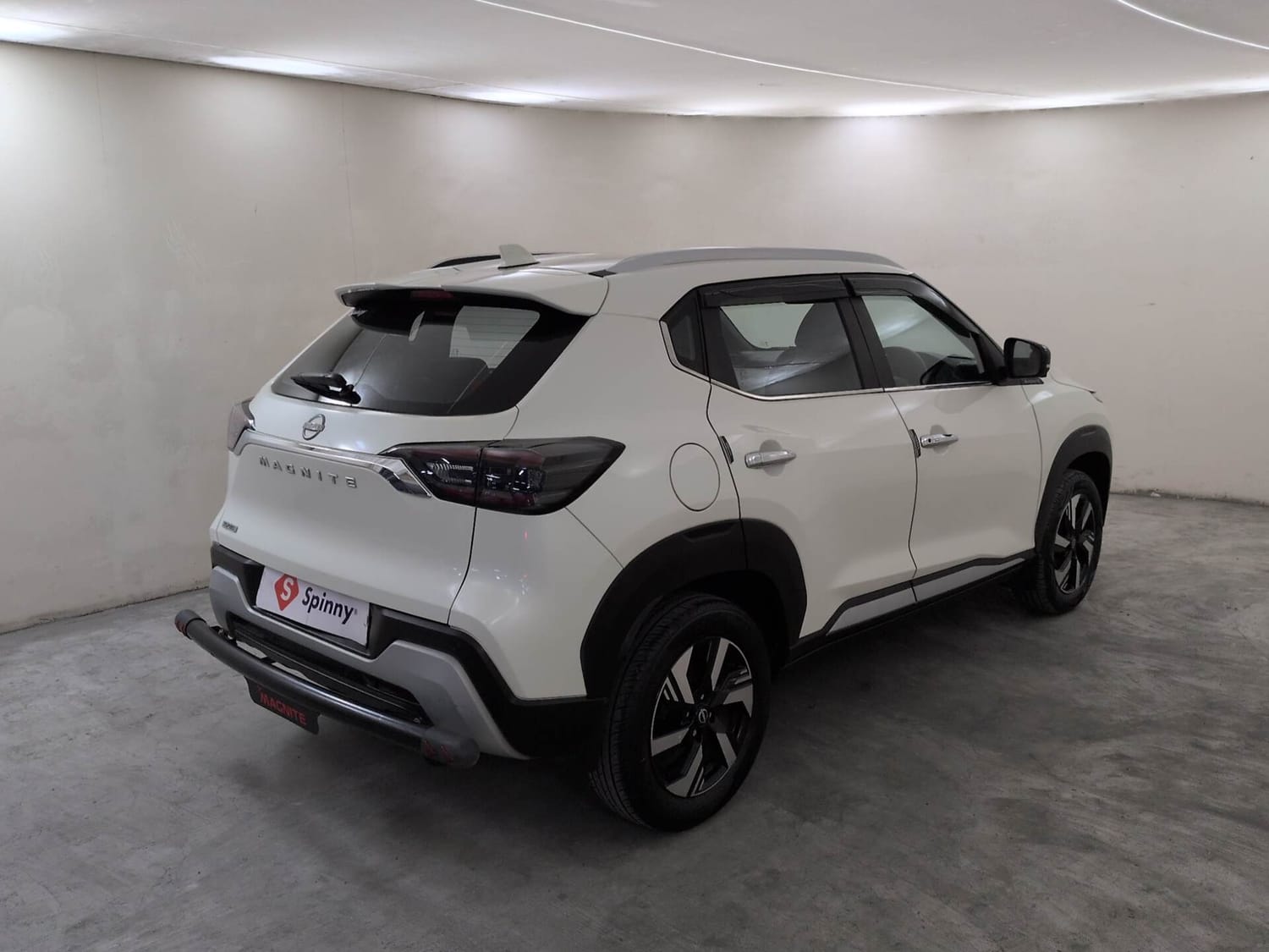 Used 2025 Nissan Magnite Tekna HRAO 1.0 Turbo Petrol MT Petrol Manual exterior RIGHT REAR CORNER VIEW