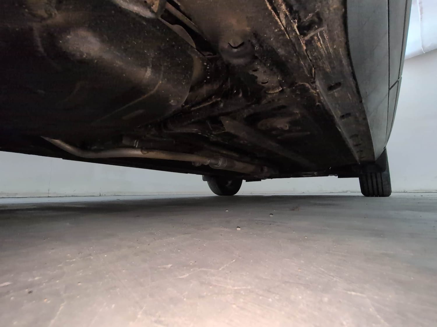 Used 2025 Nissan Magnite Tekna HRAO 1.0 Turbo Petrol MT Petrol Manual extra REAR RIGHT UNDERBODY VIEW