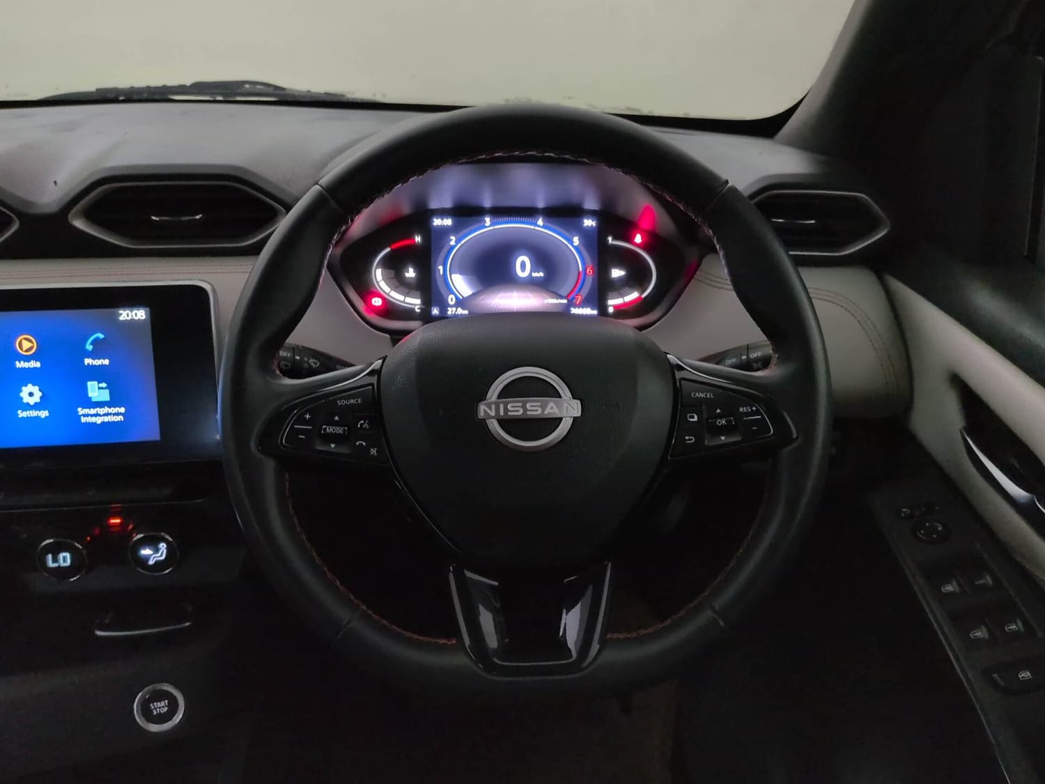 Used 2025 Nissan Magnite Tekna HRAO 1.0 Turbo Petrol MT Petrol Manual interior STEERING VIEW