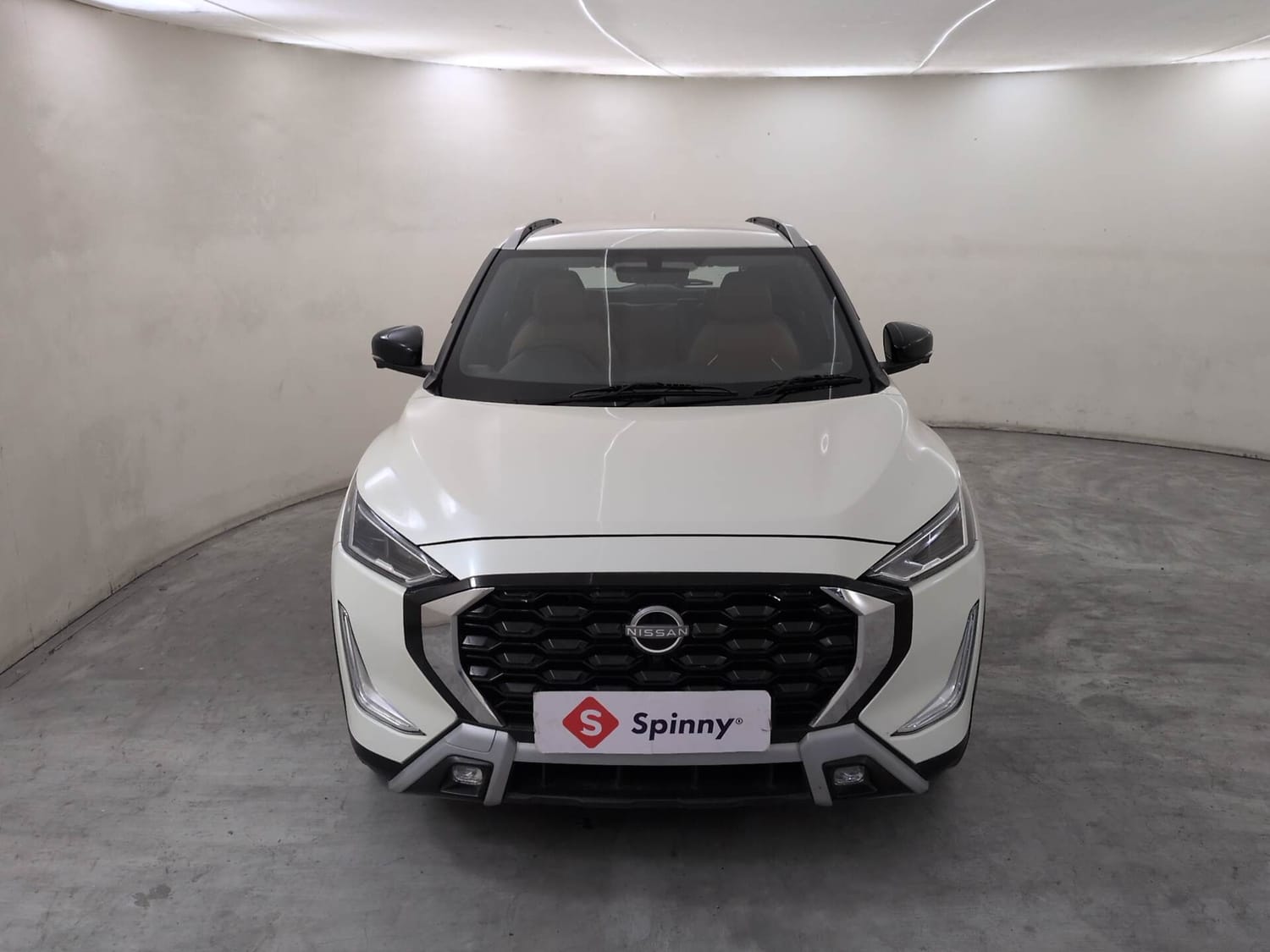 Used 2025 Nissan Magnite Tekna HRAO 1.0 Turbo Petrol MT Petrol Manual exterior FRONT VIEW