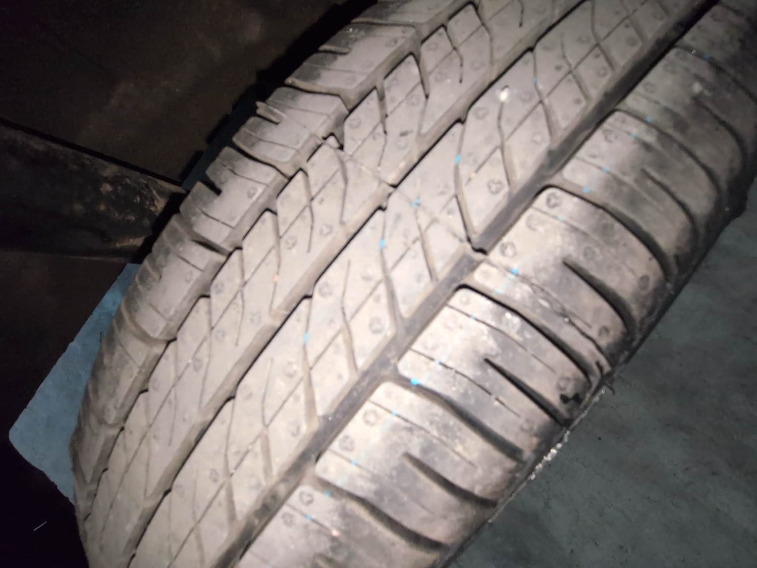 Used 2017 Renault Kwid RXT (O) 1.0 SCE Edition Petrol Manual tyres RIGHT REAR TYRE TREAD VIEW