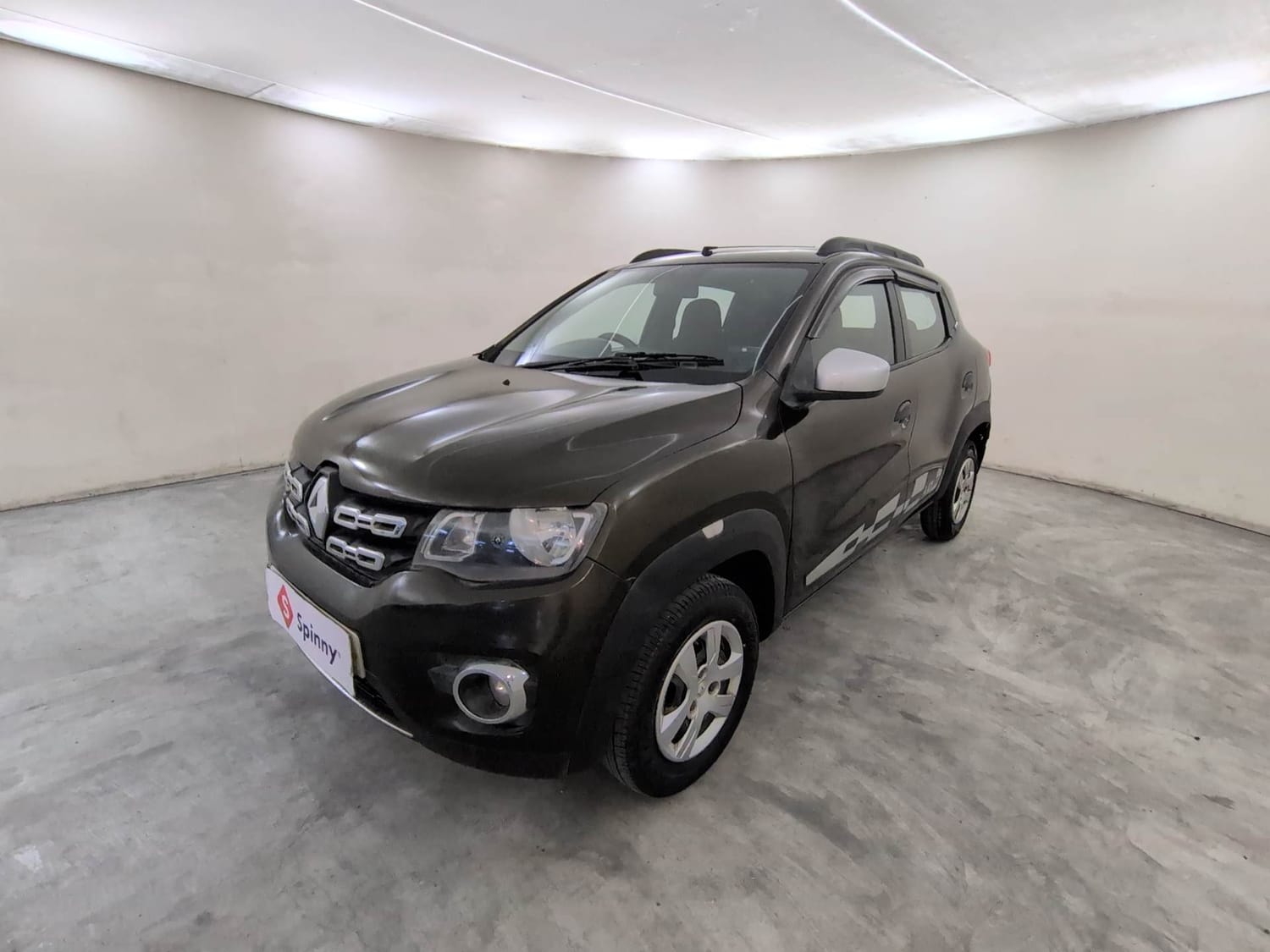Used 2017 Renault Kwid RXT (O) 1.0 SCE Edition Petrol Manual exterior LEFT FRONT CORNER VIEW