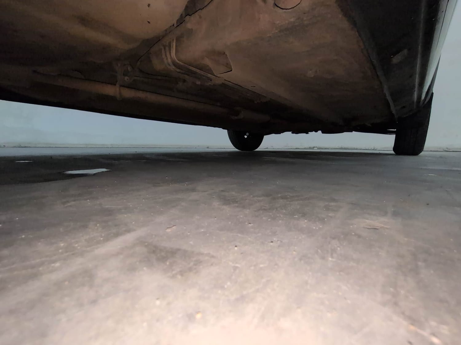 Used 2017 Renault Kwid RXT (O) 1.0 SCE Edition Petrol Manual extra REAR RIGHT UNDERBODY VIEW