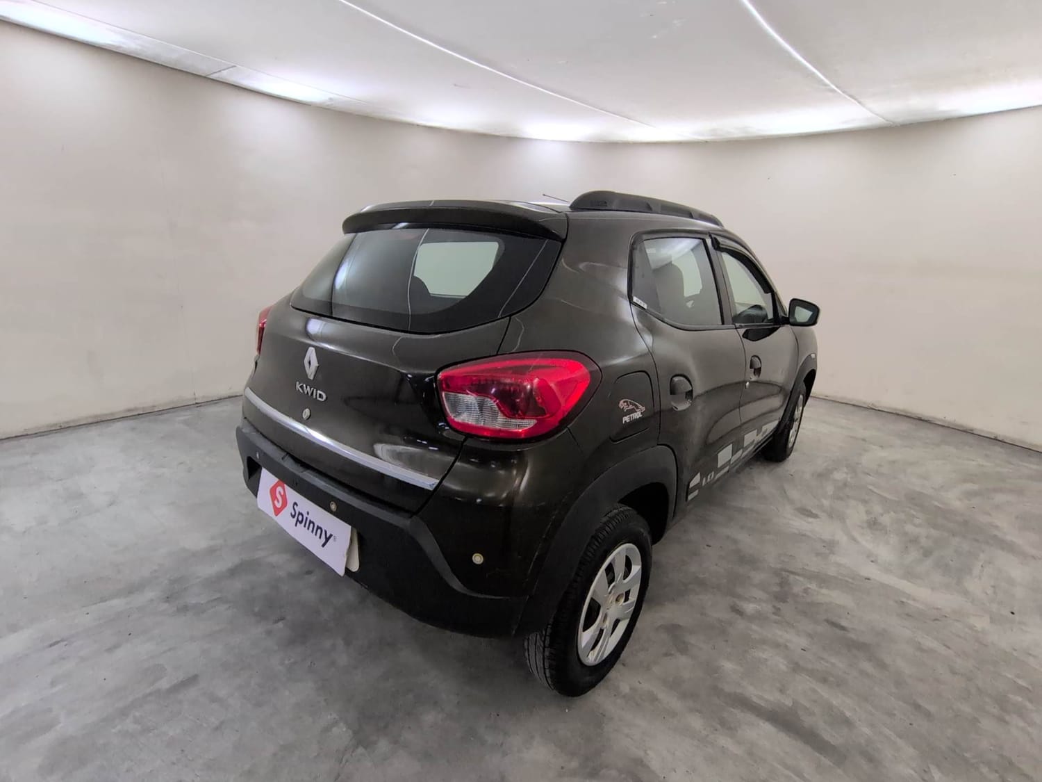 Used 2017 Renault Kwid RXT (O) 1.0 SCE Edition Petrol Manual exterior RIGHT REAR CORNER VIEW