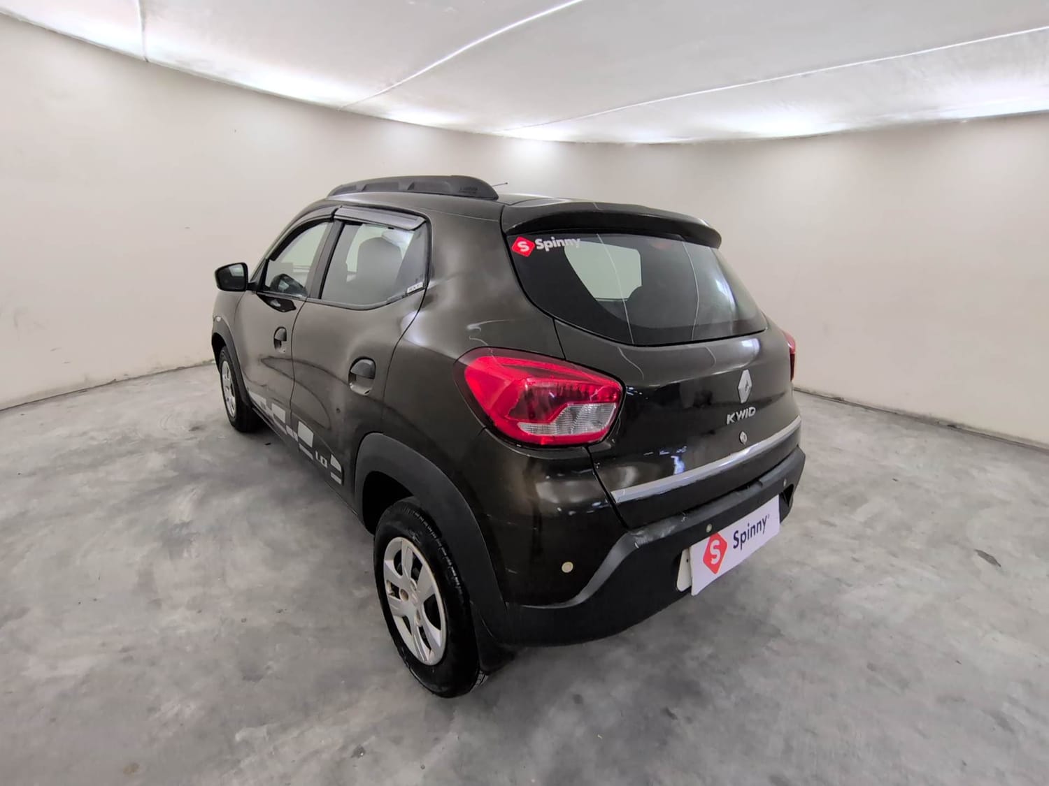 Used 2017 Renault Kwid RXT (O) 1.0 SCE Edition Petrol Manual exterior LEFT REAR CORNER VIEW