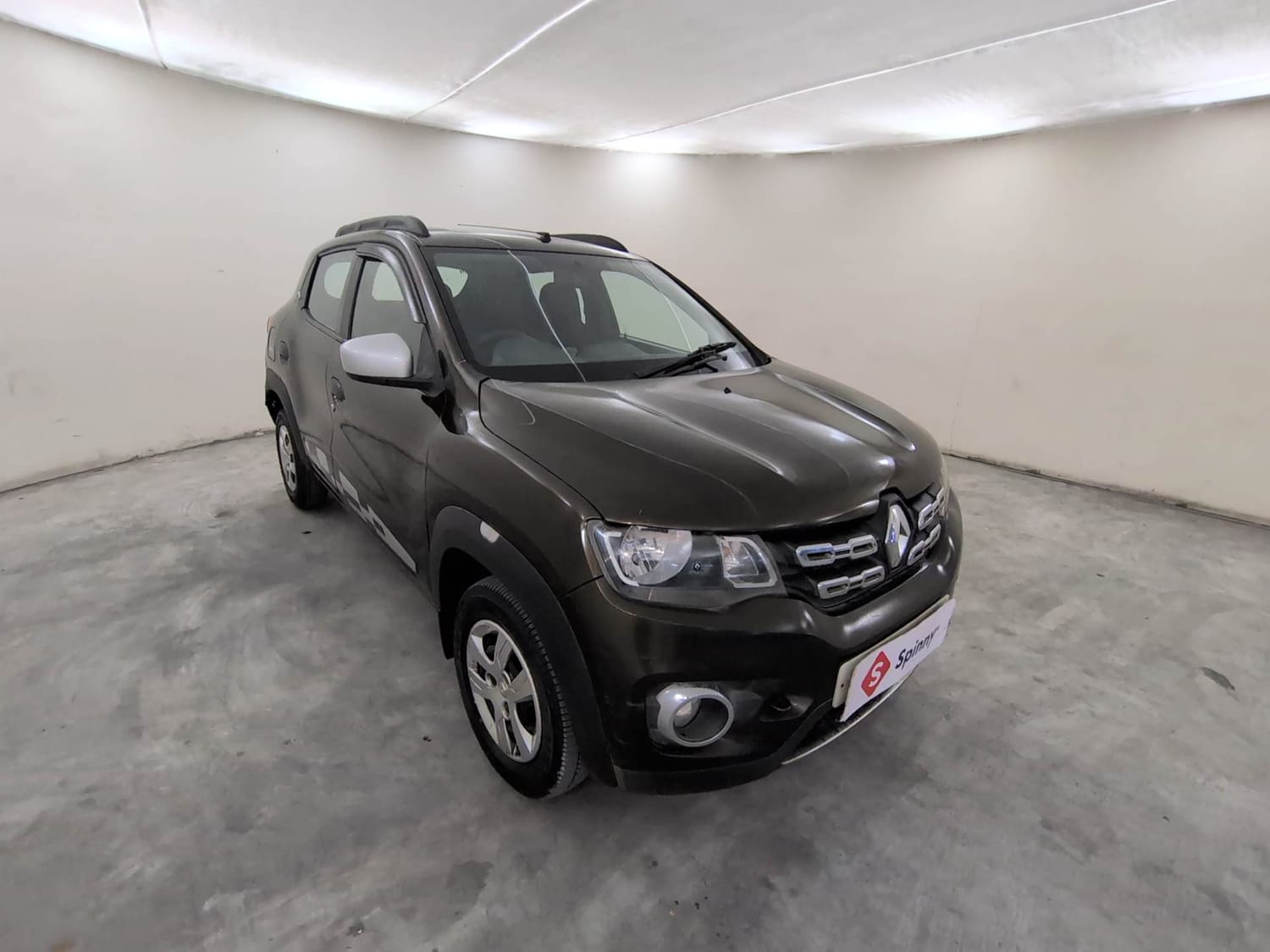 Used 2017 Renault Kwid RXT (O) 1.0 SCE Edition Petrol Manual exterior RIGHT FRONT CORNER VIEW