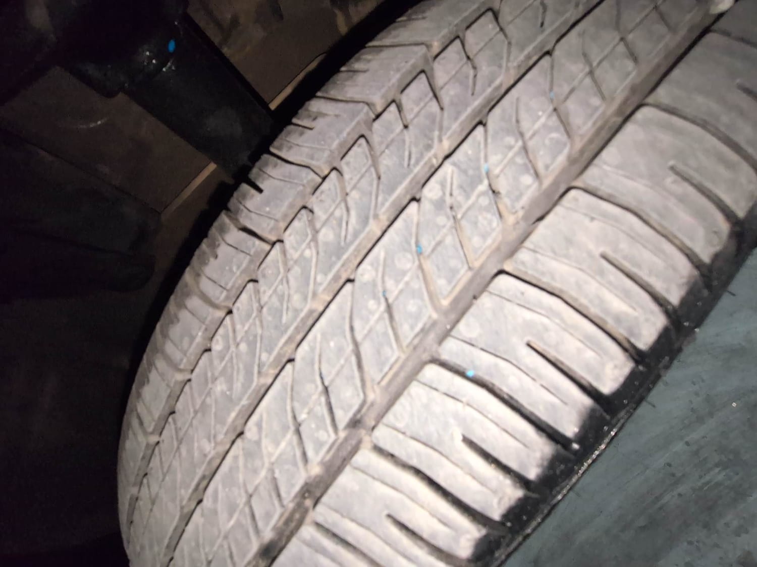 Used 2017 Renault Kwid RXT (O) 1.0 SCE Edition Petrol Manual tyres RIGHT FRONT TYRE TREAD VIEW