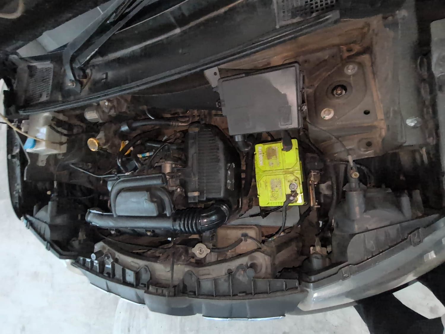 Used 2017 Renault Kwid RXT (O) 1.0 SCE Edition Petrol Manual engine ENGINE LEFT SIDE VIEW