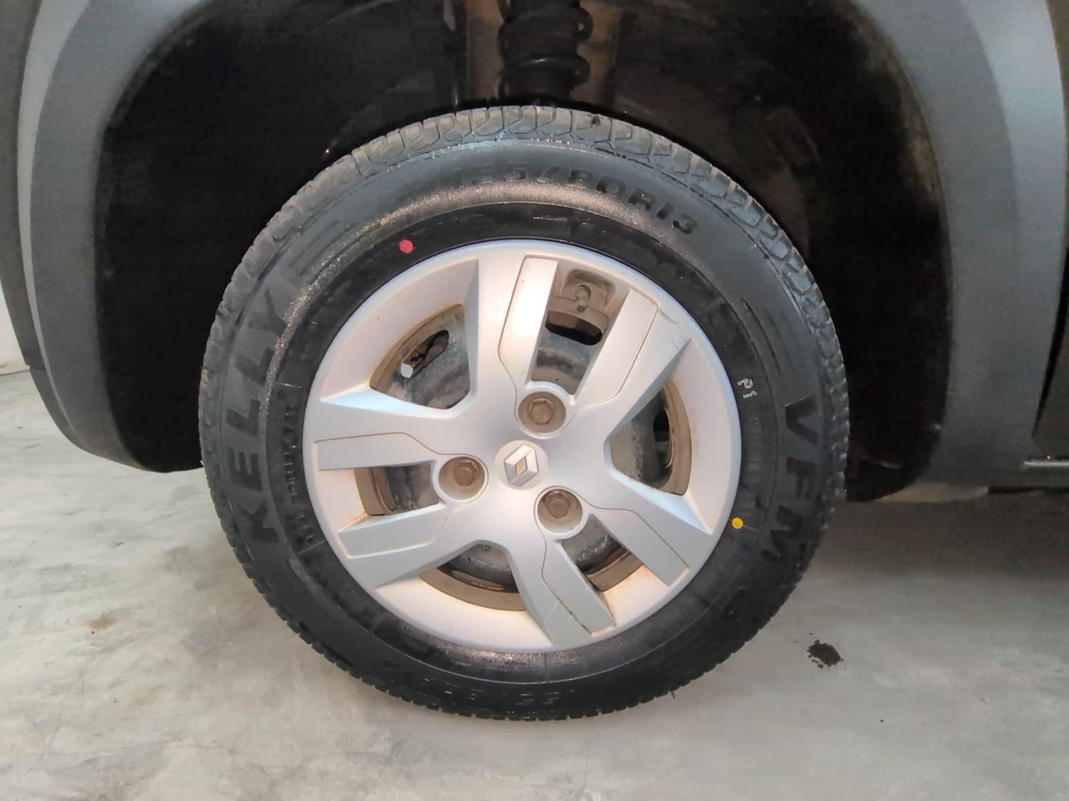 Used 2017 Renault Kwid RXT (O) 1.0 SCE Edition Petrol Manual tyres LEFT FRONT TYRE RIM VIEW
