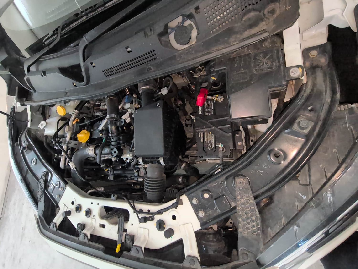Used 2025 Nissan Magnite Tekna HRAO 1.0 Turbo Petrol MT Petrol Manual engine ENGINE LEFT SIDE VIEW