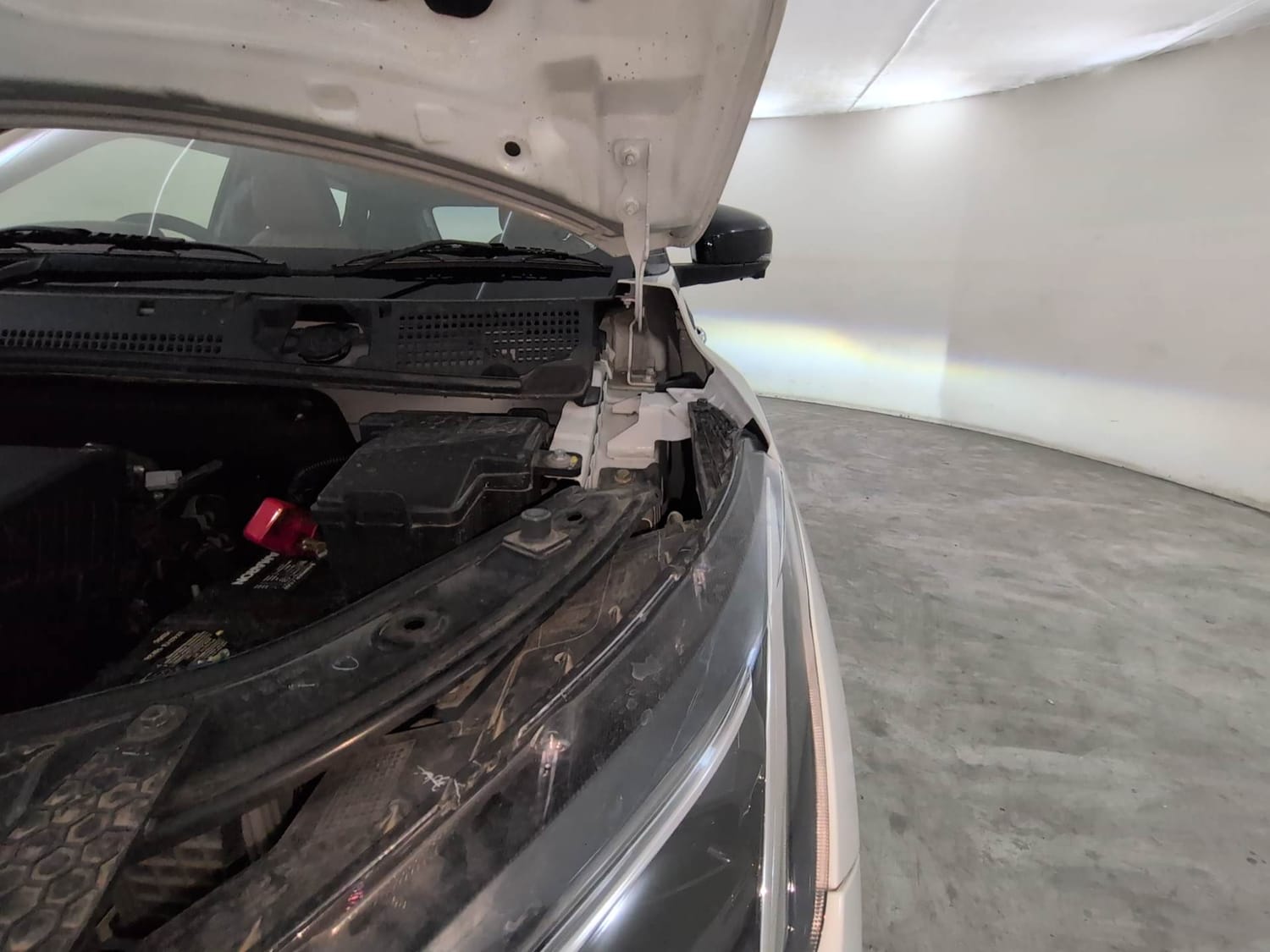 Used 2025 Nissan Magnite Tekna HRAO 1.0 Turbo Petrol MT Petrol Manual engine ENGINE LEFT SIDE HINGE & APRON VIEW