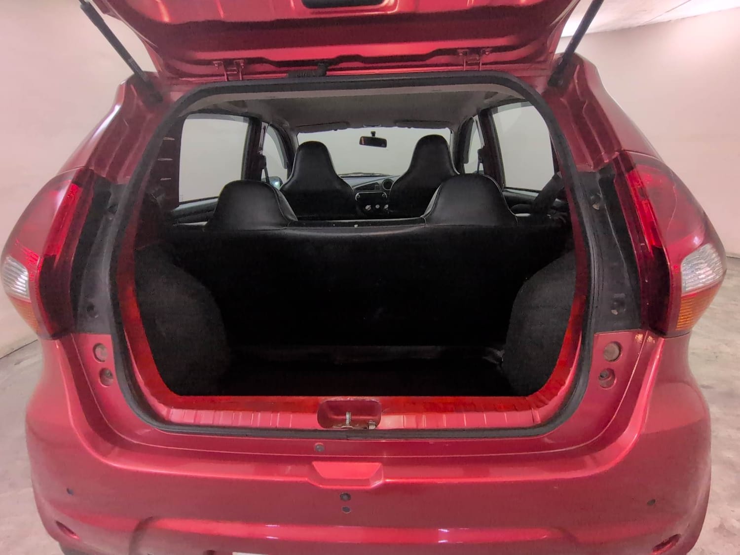 Used 2020 Datsun Redi-GO S Petrol Manual interior DICKY INSIDE VIEW