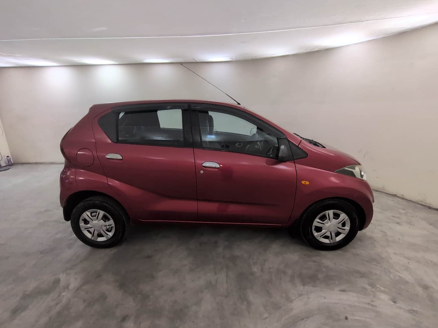 Used 2020 Datsun Redi-GO S Petrol Manual exterior RIGHT SIDE VIEW