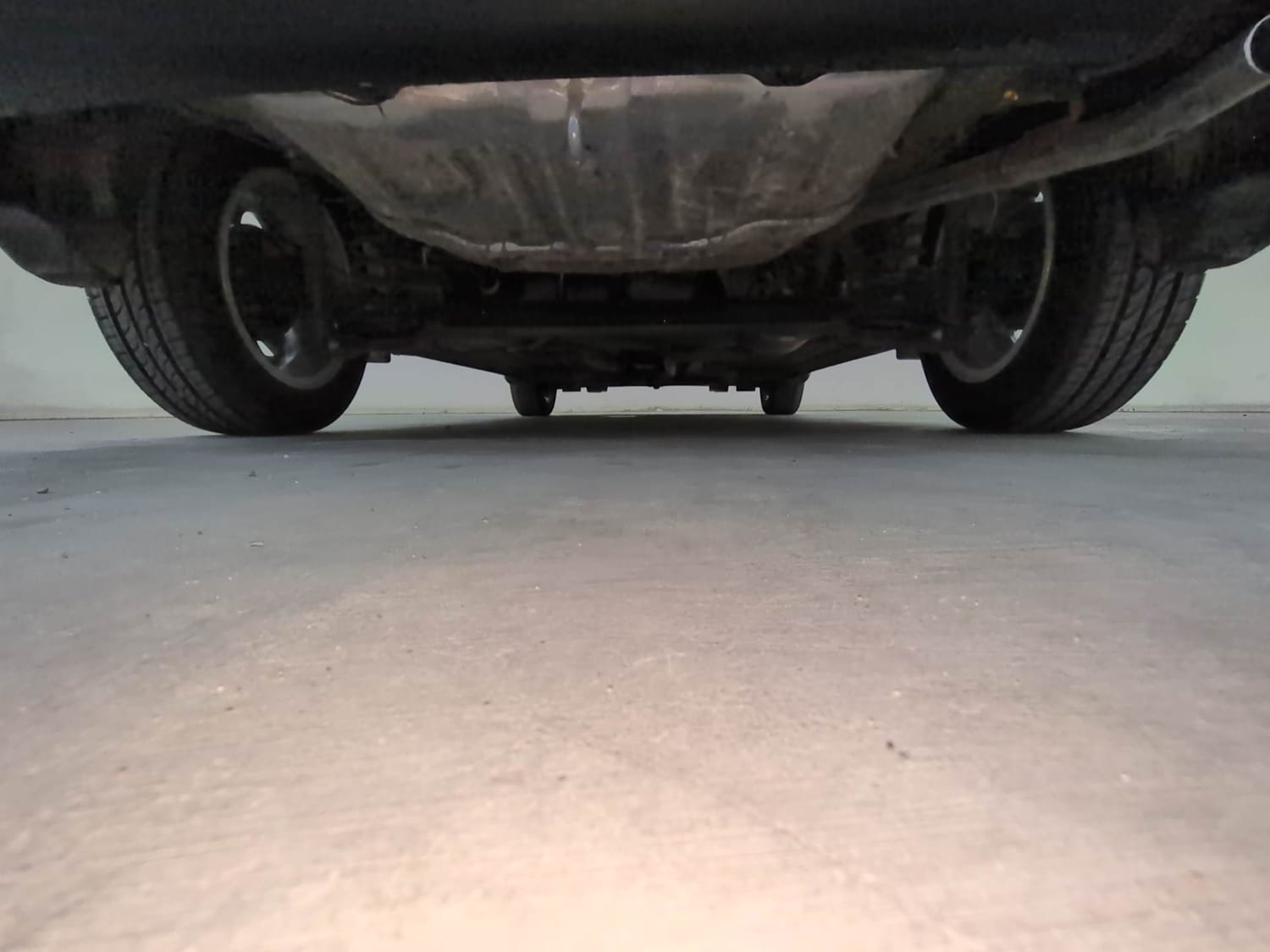Used 2025 honda Amaze 2nd Generation VX 1.2 Petrol CVT Petrol Automatic extra REAR UNDERBODY VIEW (TAKEN FROM REAR)
