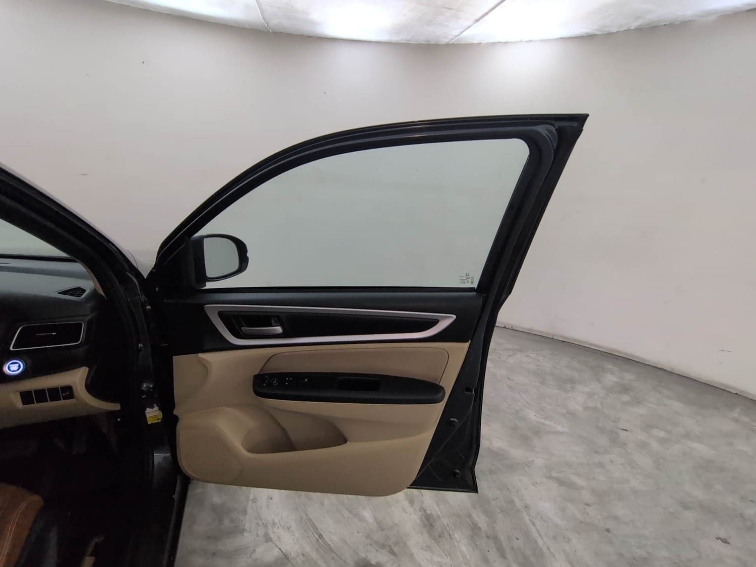 Used 2025 honda Amaze 2nd Generation VX 1.2 Petrol CVT Petrol Automatic interior RIGHT FRONT DOOR OPEN VIEW