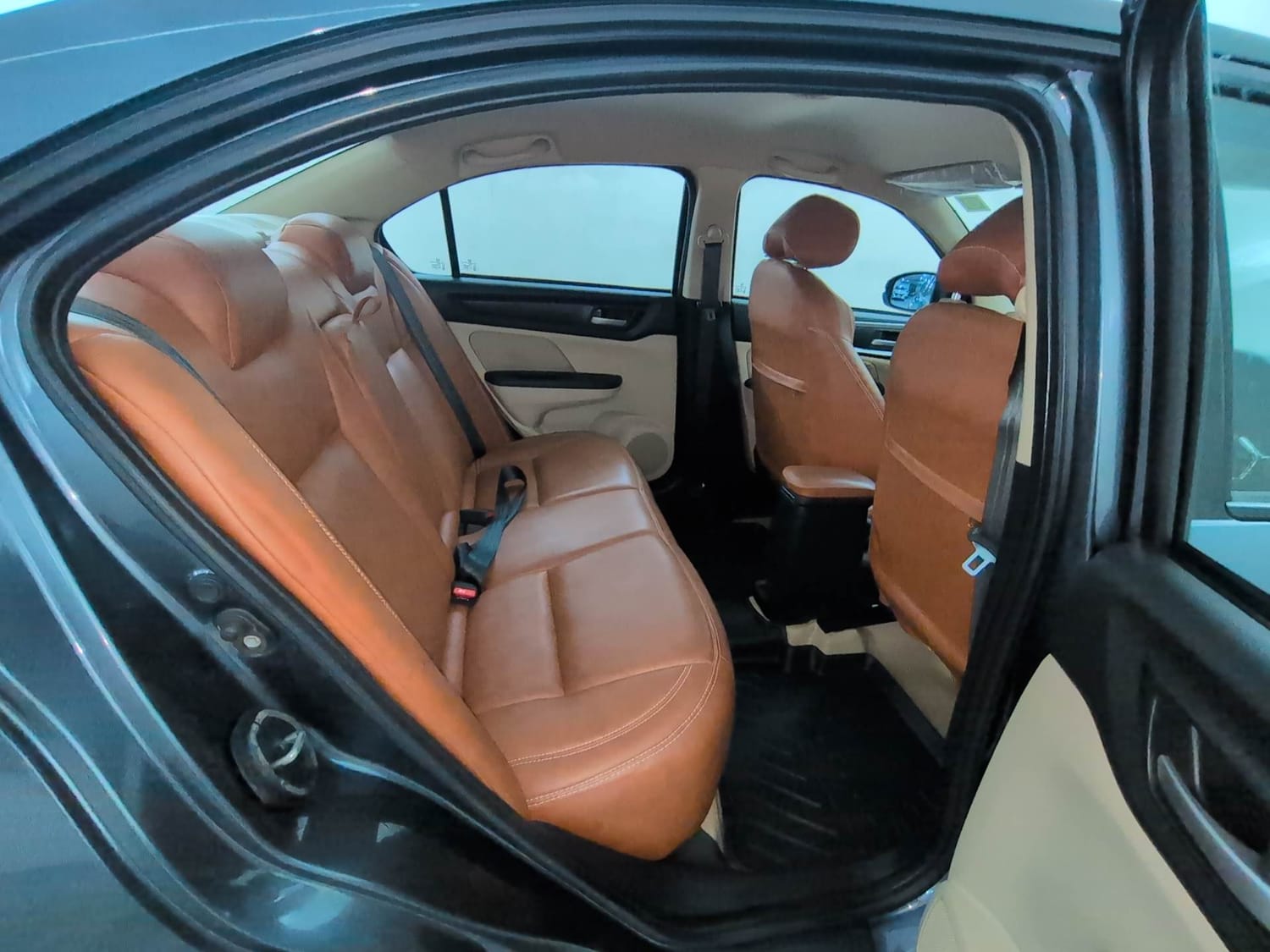 Used 2025 honda Amaze 2nd Generation VX 1.2 Petrol CVT Petrol Automatic interior RIGHT SIDE REAR DOOR CABIN VIEW