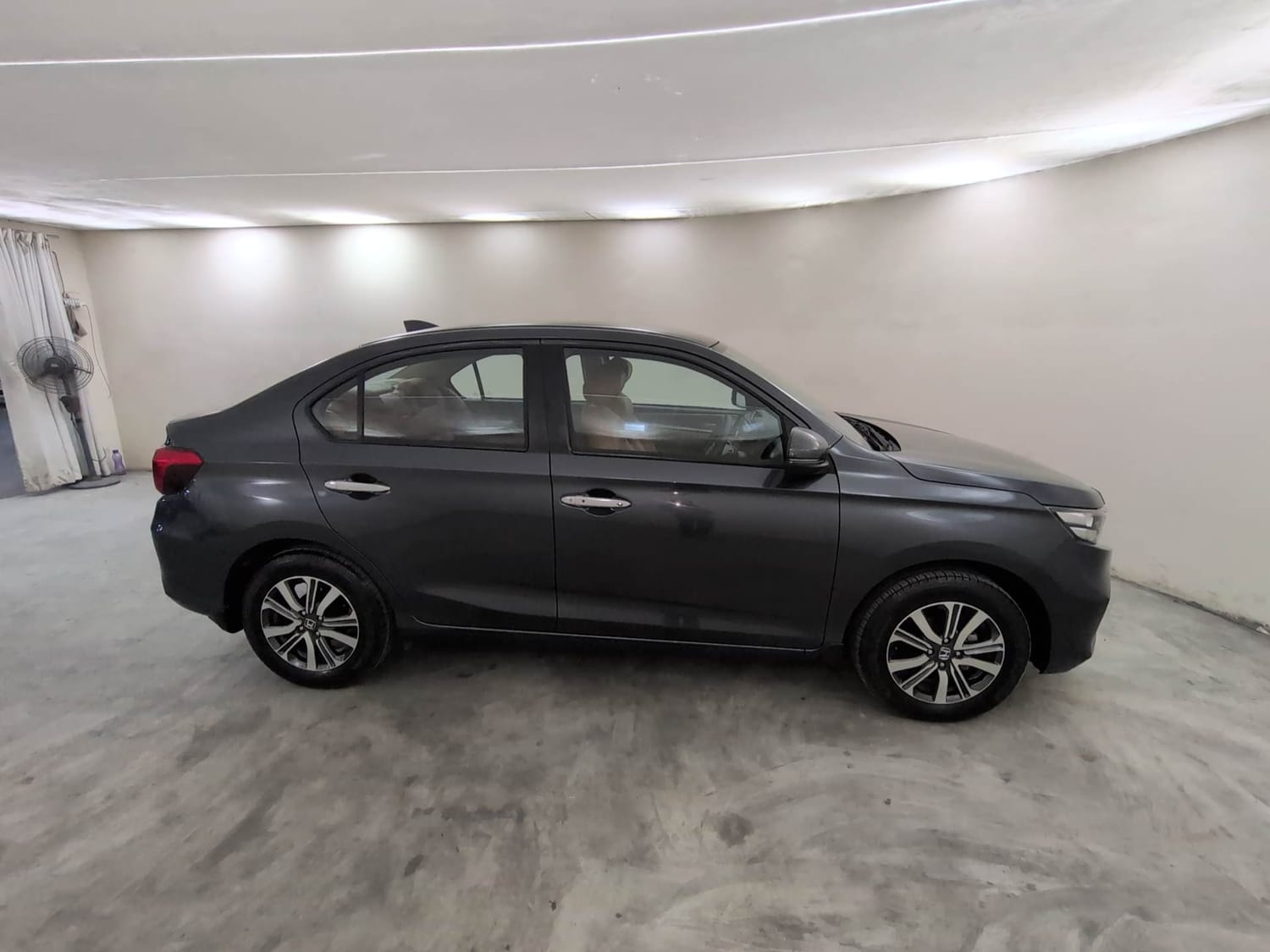 Used 2025 honda Amaze 2nd Generation VX 1.2 Petrol CVT Petrol Automatic exterior RIGHT SIDE VIEW