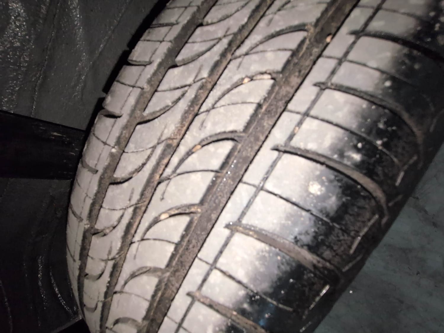 Used 2025 honda Amaze 2nd Generation VX 1.2 Petrol CVT Petrol Automatic tyres RIGHT REAR TYRE TREAD VIEW