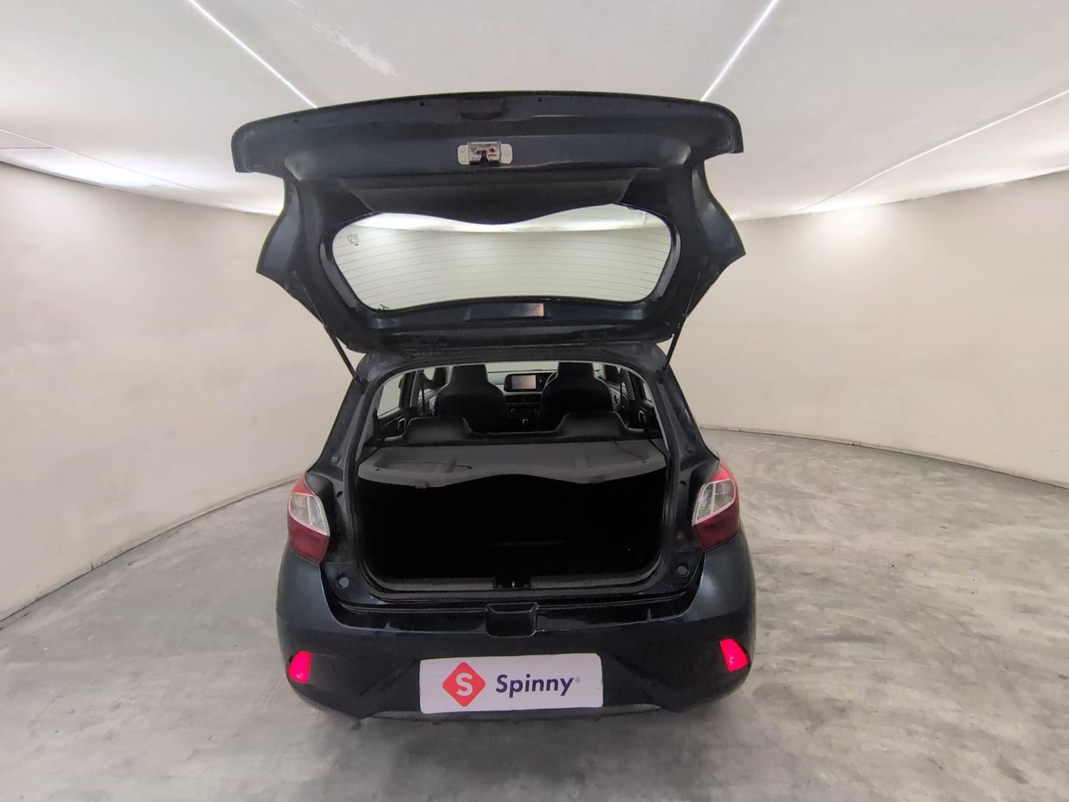 Used 2021 Hyundai Grand i10 Nios Sportz AMT 1.2 CRDi Diesel Automatic interior DICKY DOOR OPEN VIEW