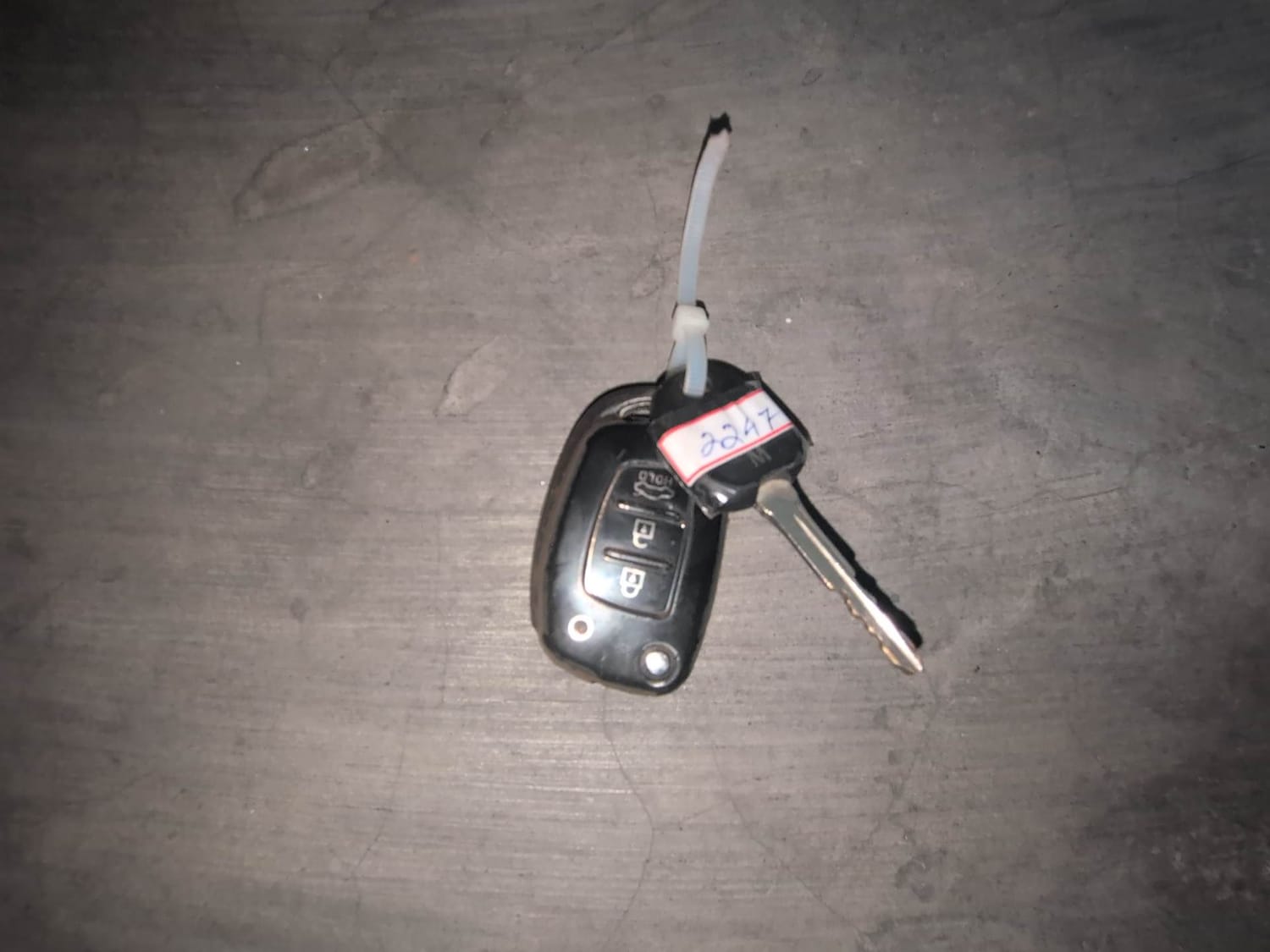 Used 2021 Hyundai Grand i10 Nios Sportz AMT 1.2 CRDi Diesel Automatic extra CAR KEY VIEW