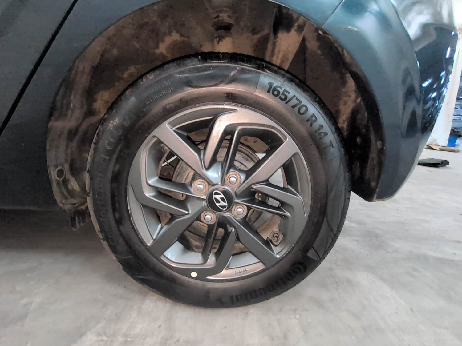 Used 2021 Hyundai Grand i10 Nios Sportz AMT 1.2 CRDi Diesel Automatic tyres LEFT REAR TYRE RIM VIEW
