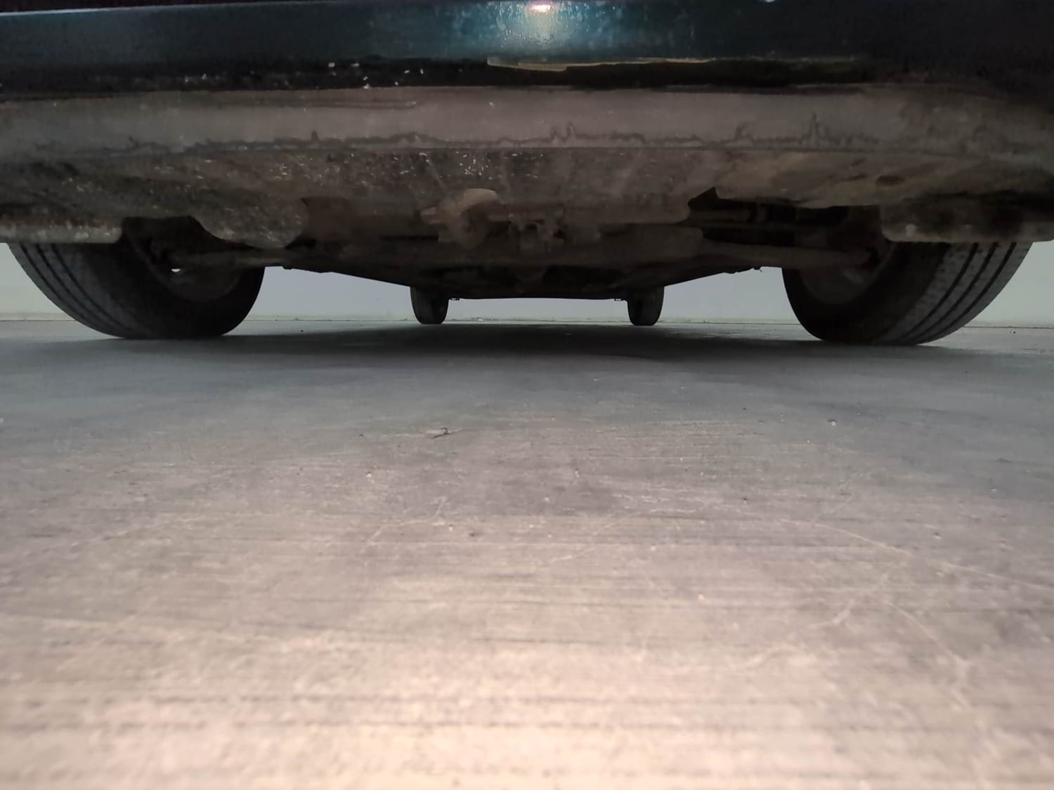 Used 2021 Hyundai Grand i10 Nios Sportz AMT 1.2 CRDi Diesel Automatic extra FRONT LEFT UNDERBODY VIEW