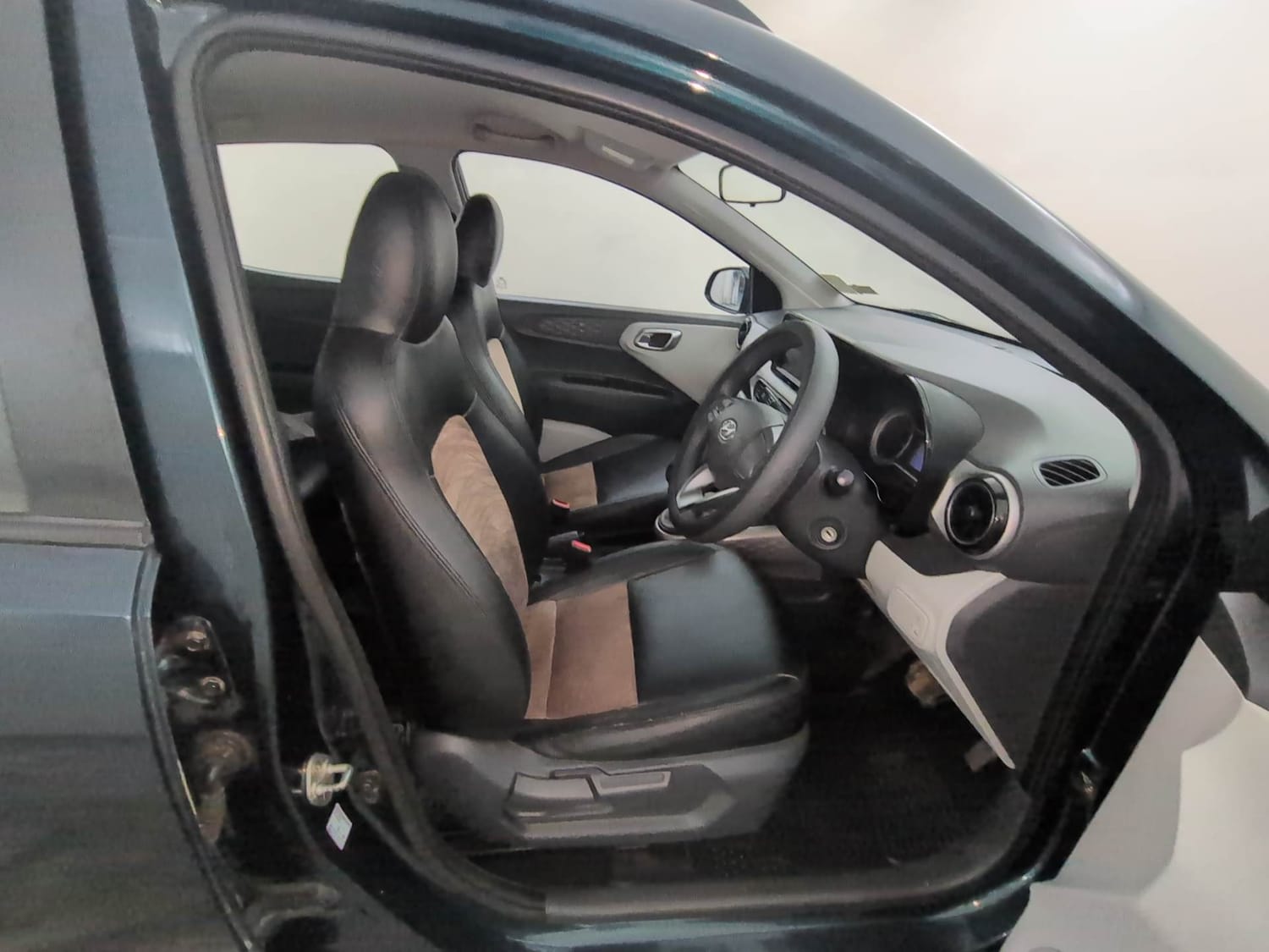Used 2021 Hyundai Grand i10 Nios Sportz AMT 1.2 CRDi Diesel Automatic interior RIGHT SIDE FRONT DOOR CABIN VIEW