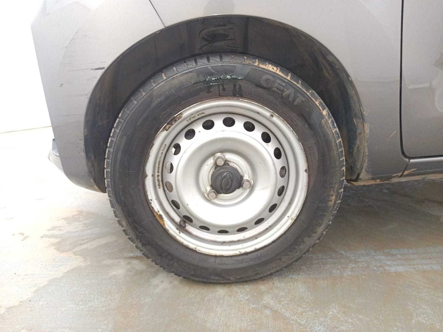Used 2022 Datsun Redi-GO A Petrol Manual tyres LEFT FRONT TYRE RIM VIEW