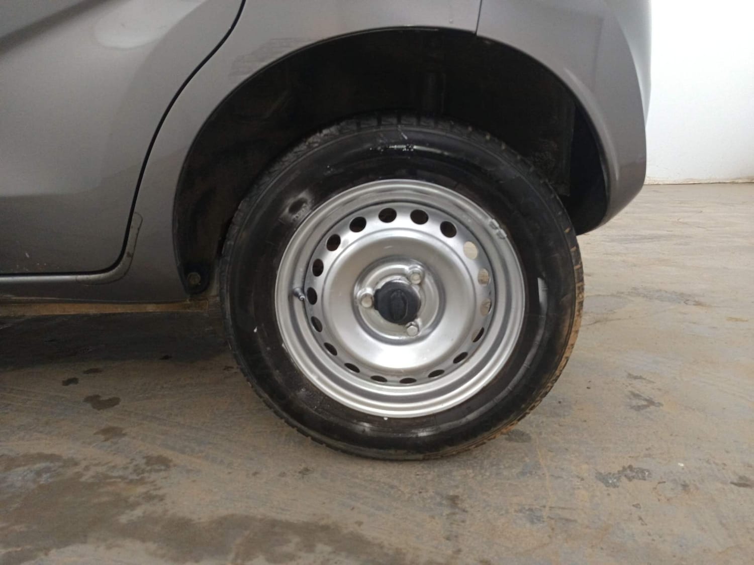 Used 2022 Datsun Redi-GO A Petrol Manual tyres LEFT REAR TYRE RIM VIEW