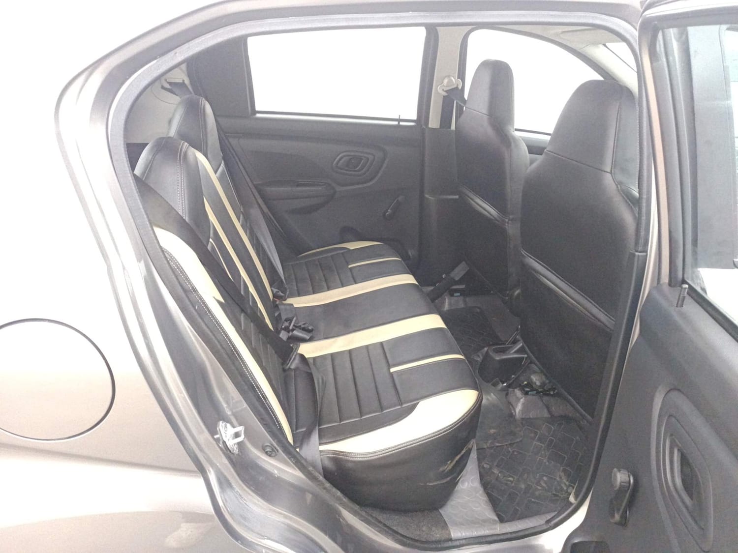 Used 2022 Datsun Redi-GO A Petrol Manual interior RIGHT SIDE REAR DOOR CABIN VIEW