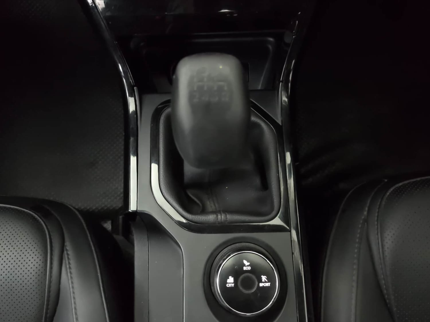 Used 2025 Tata Nexon Fearless Plus S 1.2 Revotron Petrol 6MT DT Petrol Manual interior GEAR  KNOB VIEW