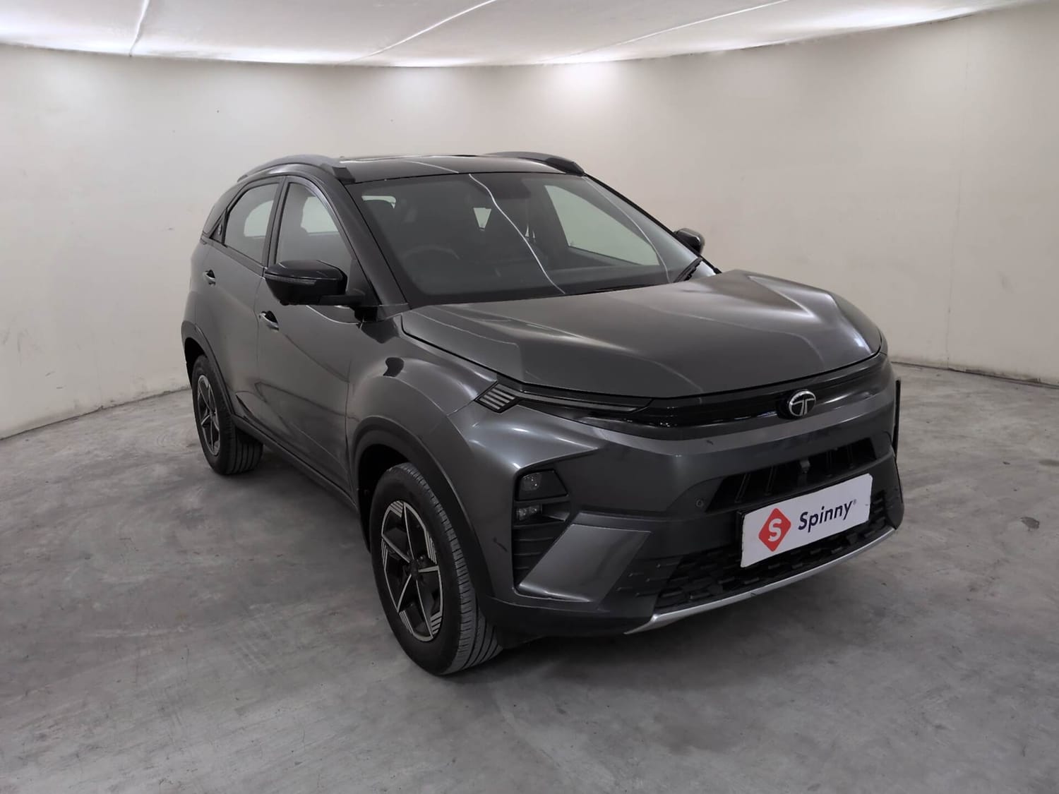 Used 2025 Tata Nexon Fearless Plus S 1.2 Revotron Petrol 6MT DT Petrol Manual exterior RIGHT FRONT CORNER VIEW