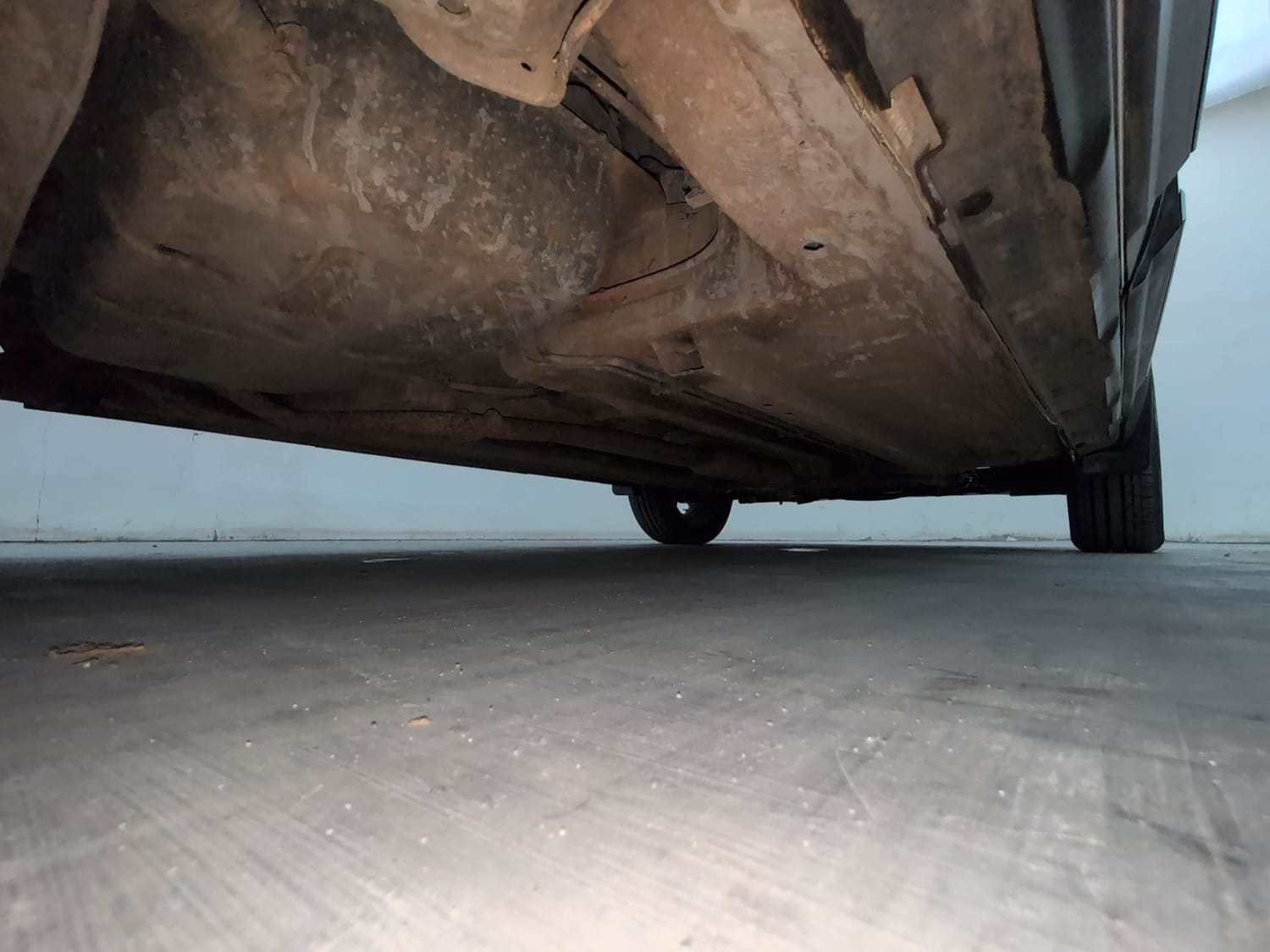 Used 2022 Renault Kiger RXZ MT Petrol Manual extra REAR RIGHT UNDERBODY VIEW