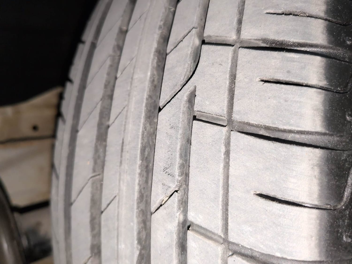 Used 2022 Renault Kiger RXZ MT Petrol Manual tyres RIGHT FRONT TYRE TREAD VIEW