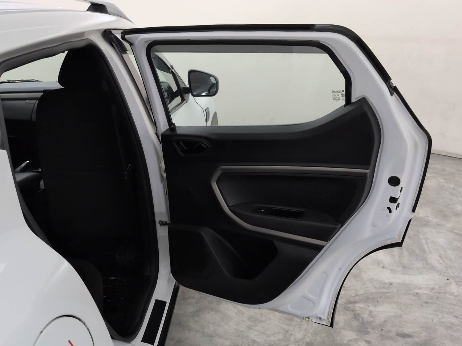 Used 2022 Renault Kiger RXZ MT Petrol Manual interior RIGHT REAR DOOR OPEN VIEW