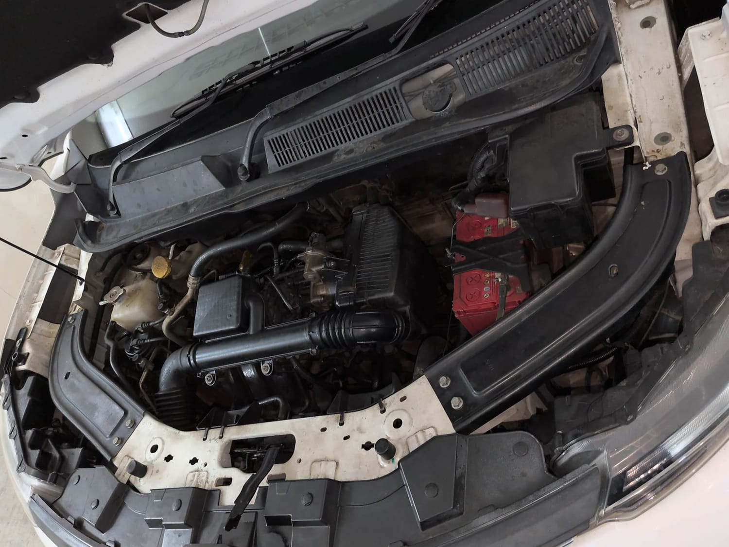 Used 2022 Renault Kiger RXZ MT Petrol Manual engine ENGINE LEFT SIDE VIEW