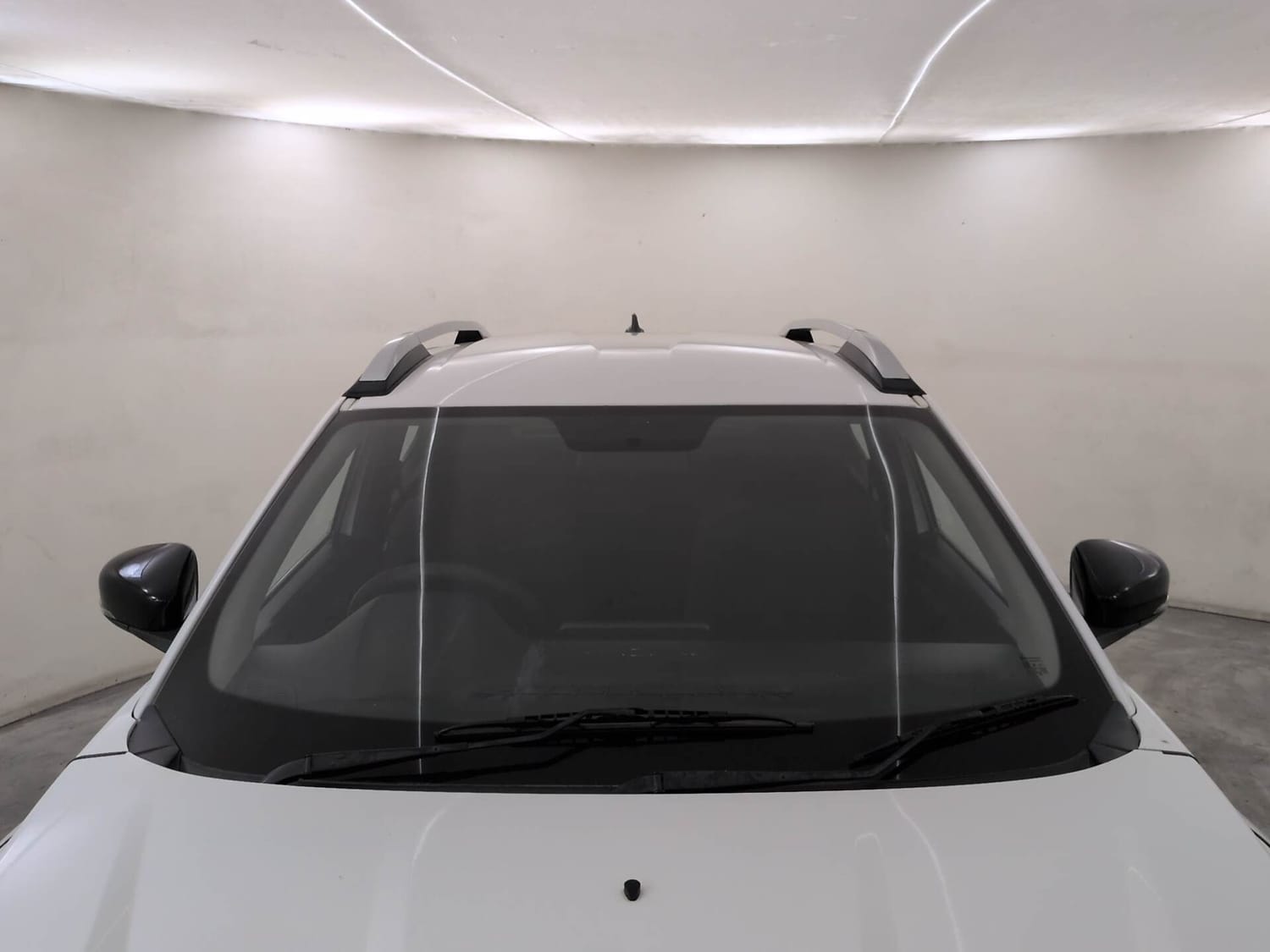 Used 2022 Renault Kiger RXZ MT Petrol Manual exterior FRONT WINDSHIELD VIEW