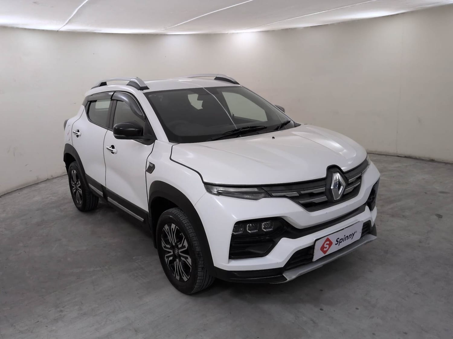 Used 2022 Renault Kiger RXZ MT Petrol Manual exterior RIGHT FRONT CORNER VIEW
