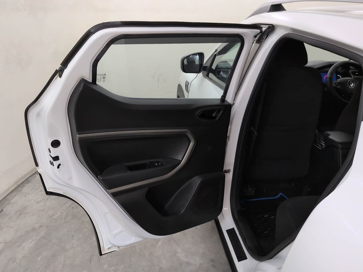 Used 2022 Renault Kiger RXZ MT Petrol Manual interior LEFT REAR DOOR OPEN VIEW