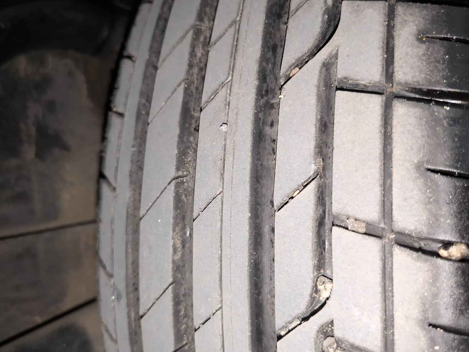 Used 2022 Renault Kiger RXZ MT Petrol Manual tyres RIGHT REAR TYRE TREAD VIEW