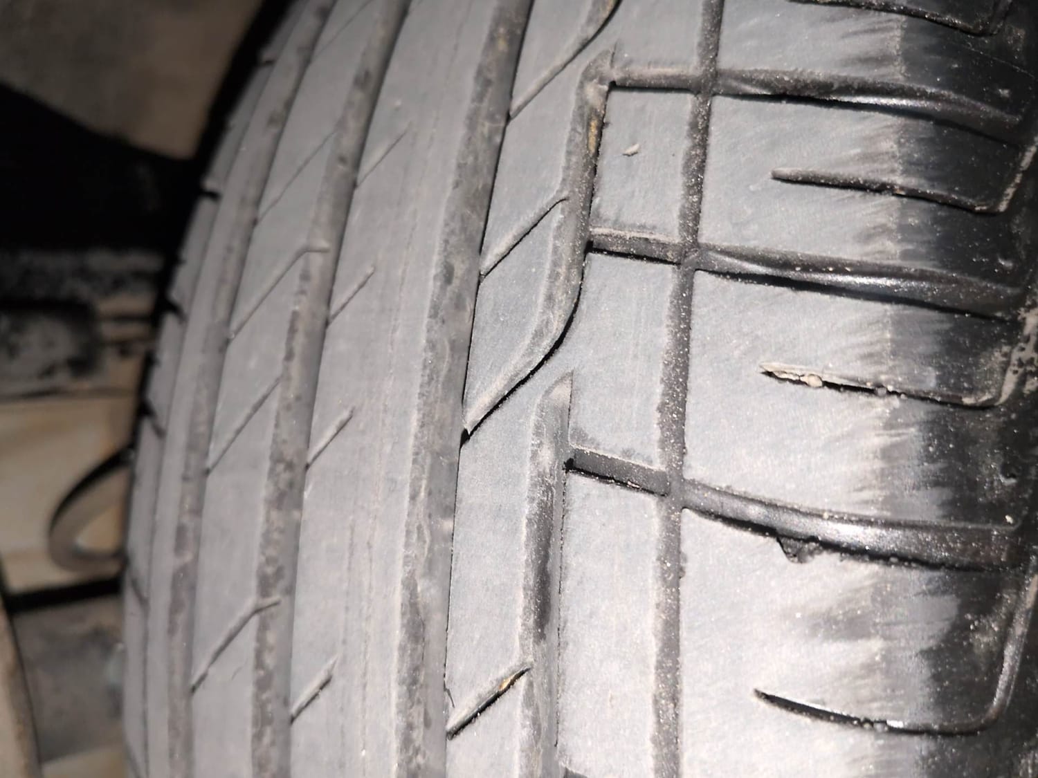 Used 2022 Renault Kiger RXZ MT Petrol Manual tyres LEFT FRONT TYRE TREAD VIEW
