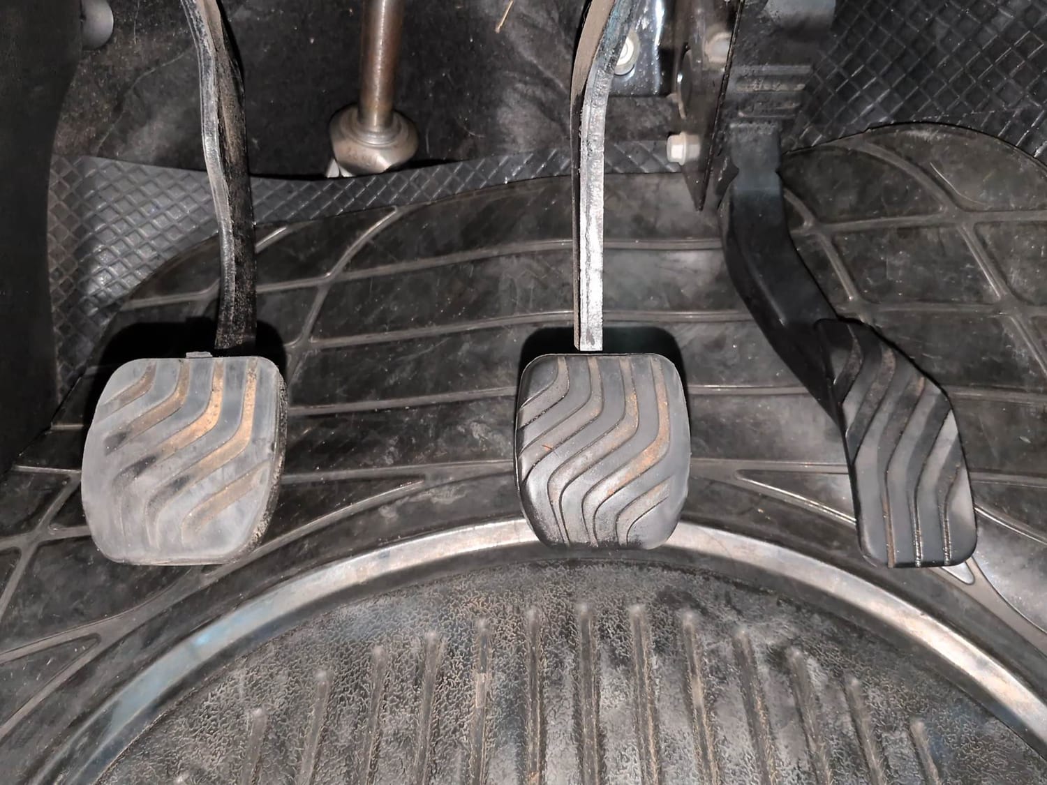 Used 2022 Renault Kiger RXZ MT Petrol Manual interior PEDALS VIEW