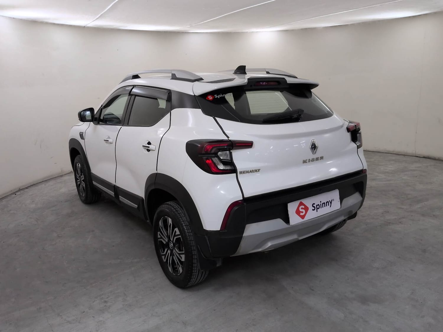Used 2022 Renault Kiger RXZ MT Petrol Manual exterior LEFT REAR CORNER VIEW