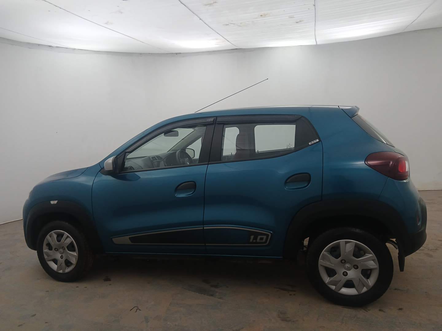 Used 2021 Renault Kwid RXT 1.0 AMT Opt Petrol Automatic exterior LEFT SIDE VIEW