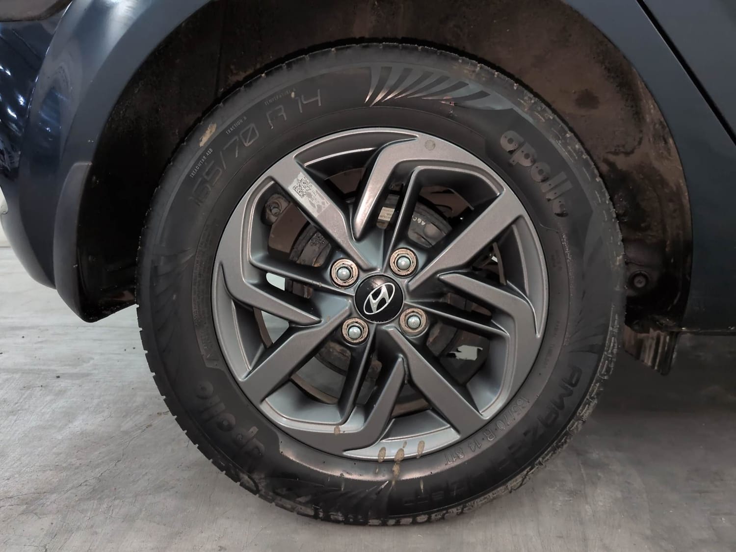 Used 2021 Hyundai Grand i10 Nios Sportz AMT 1.2 CRDi Diesel Automatic tyres RIGHT REAR TYRE RIM VIEW