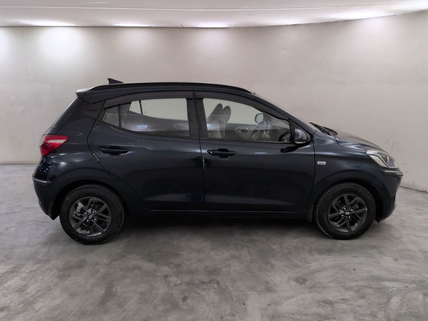Used 2021 Hyundai Grand i10 Nios Sportz AMT 1.2 CRDi Diesel Automatic exterior RIGHT SIDE VIEW